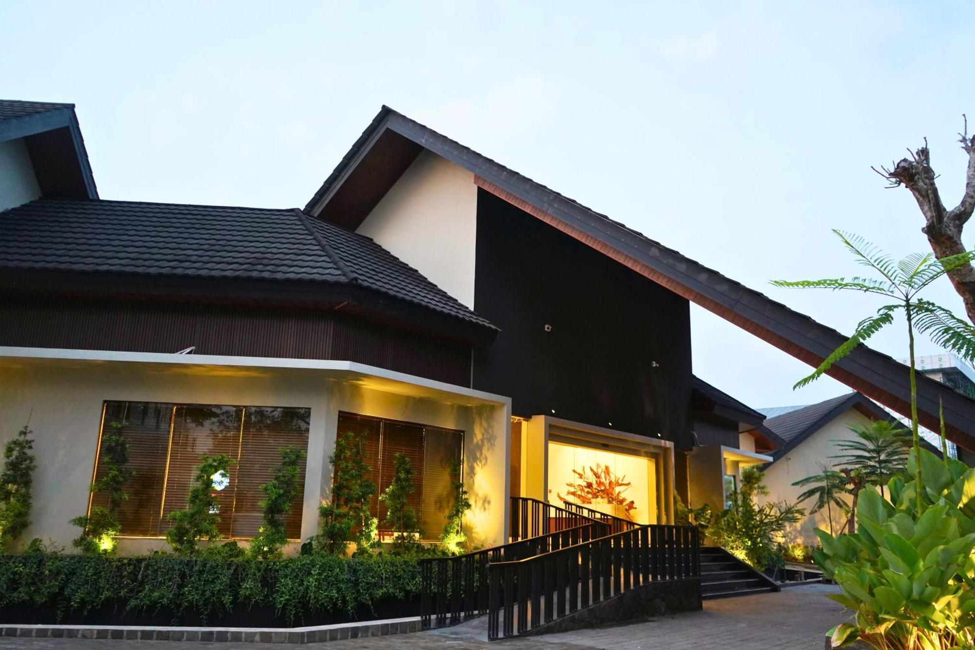 Azana Garden Hill Resort Blora Ngoại thất bức ảnh